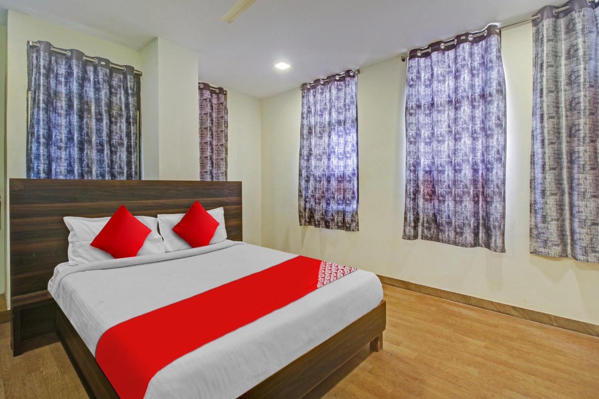 Pop 81014 Abhi Square Hotel Warangal Ngoại thất bức ảnh